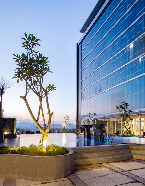 фото Hotel Santika Gresik