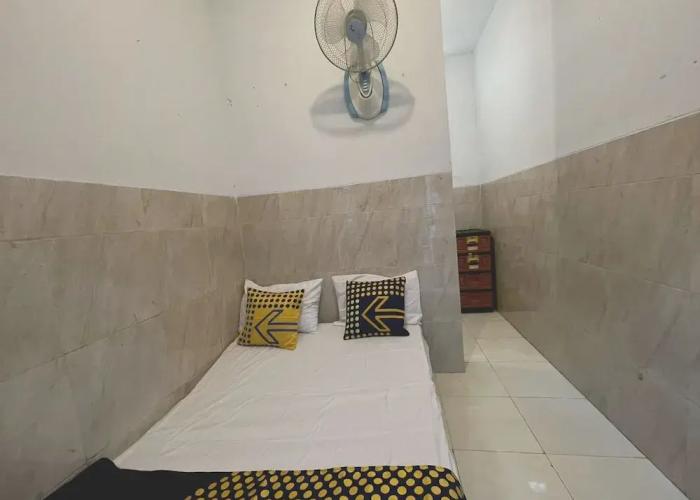 SPOT ON 93035 Karman's Sari Homestay Syariah