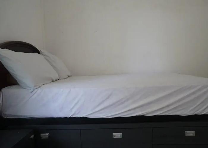 OYO 93785 Aero Kost Bu Lisa Syariah Near Pasar Tradisional Lawang