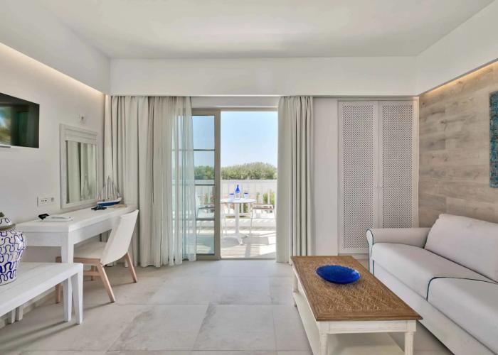 White Pearls Luxury Suites - Adults Only