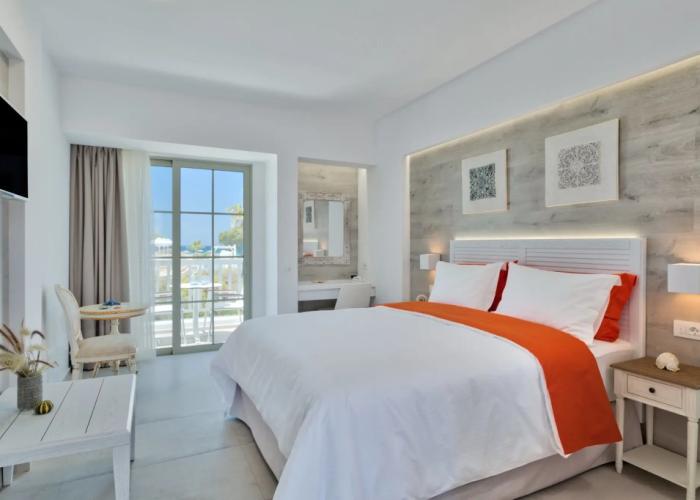 White Pearls Luxury Suites - Adults Only
