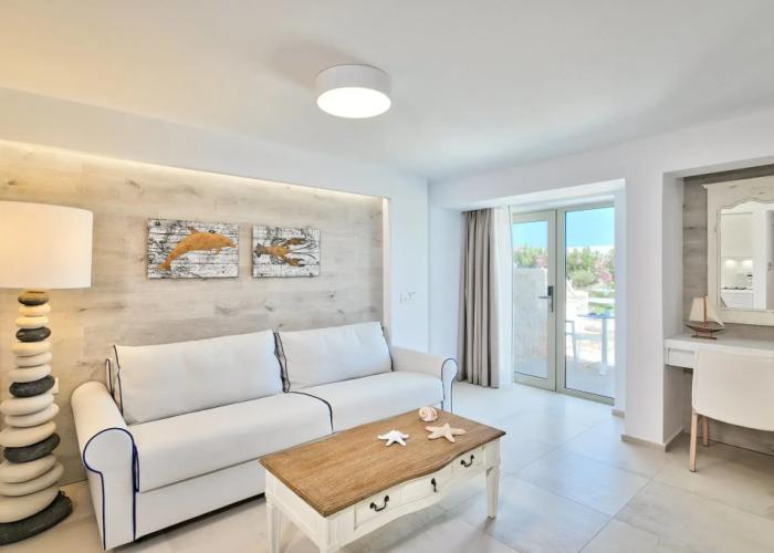 White Pearls Luxury Suites - Adults Only