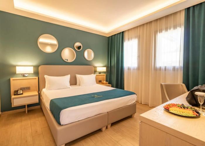 Almуros Beach Resort and Spa
