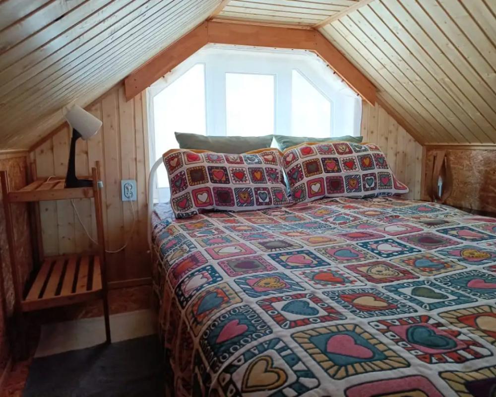 Sumeria Village Park house-bathhouse for relaxation on the shore