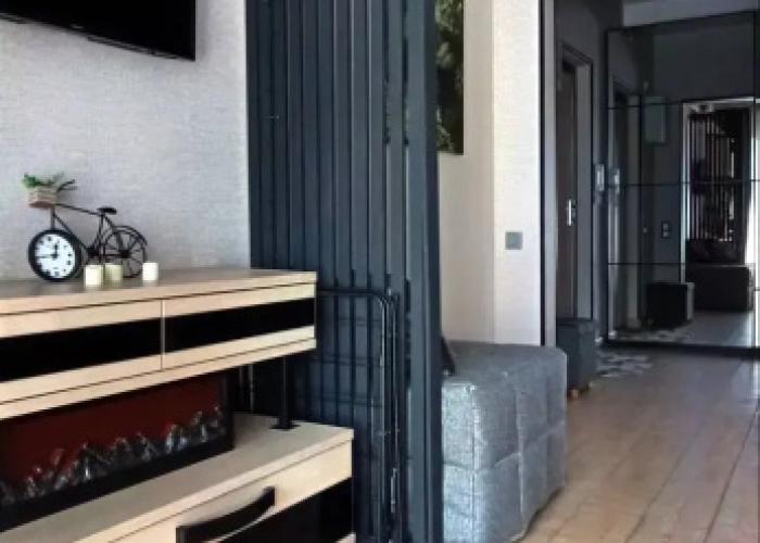 Kvartira S Tigrom V Novoselye Flat