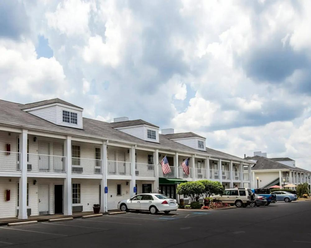 фото Quality Inn Bessemer I-20 exit 108