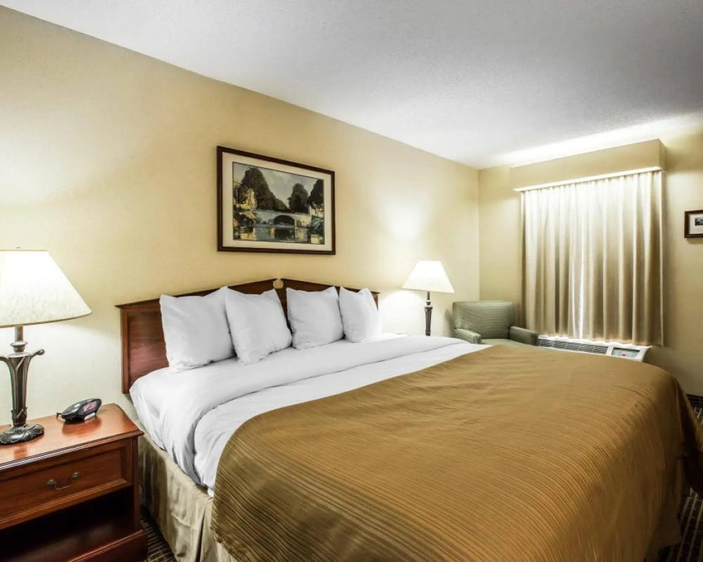 фото Quality Inn Bessemer I-20 exit 108