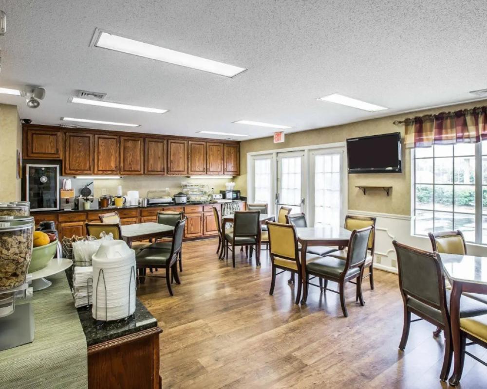 фото Quality Inn Bessemer I-20 exit 108