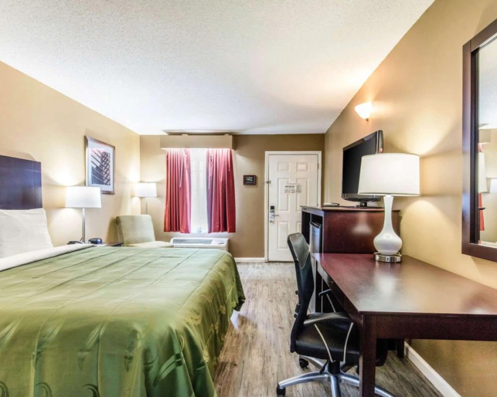 фото Quality Inn Bessemer I-20 exit 108