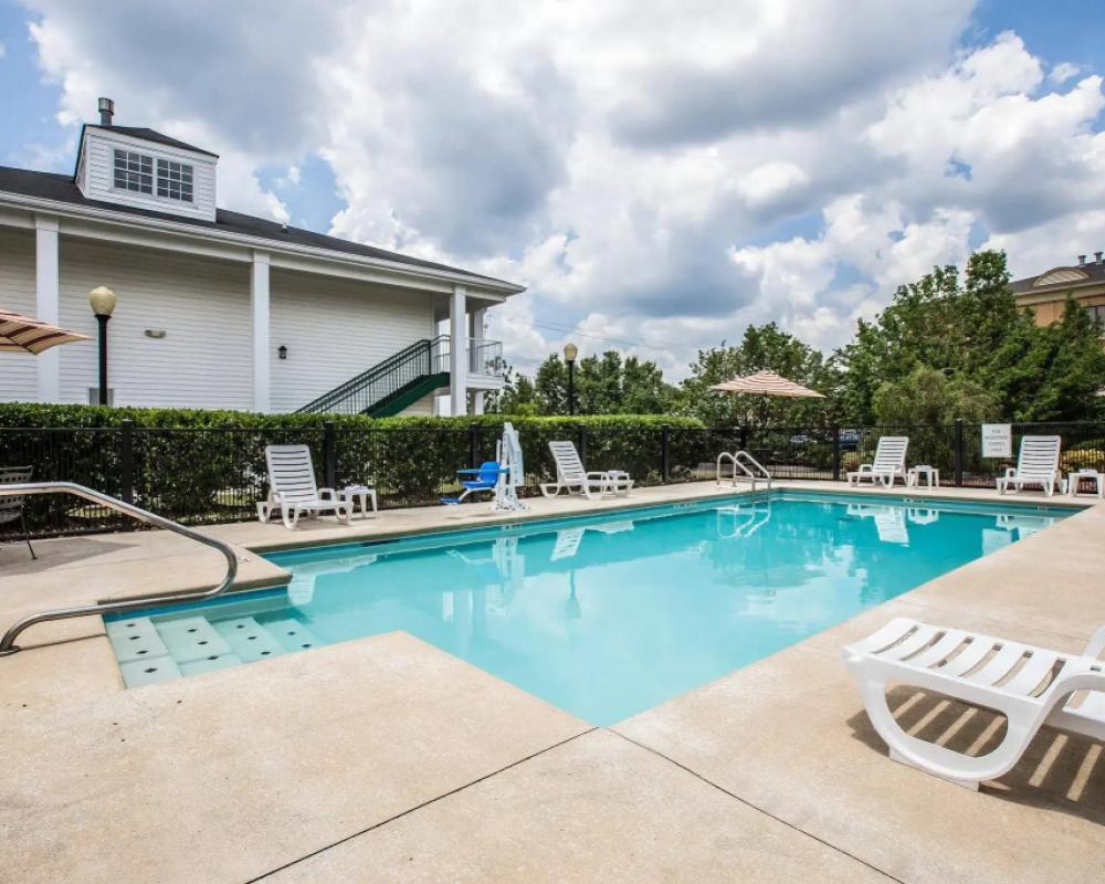 фото Quality Inn Bessemer I-20 exit 108