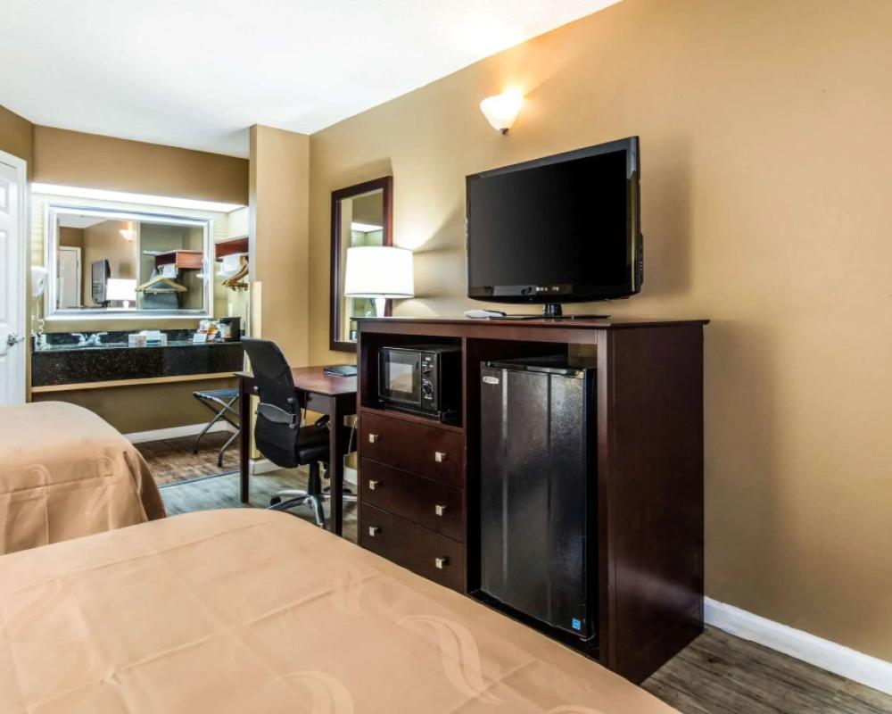 фото Quality Inn Bessemer I-20 exit 108