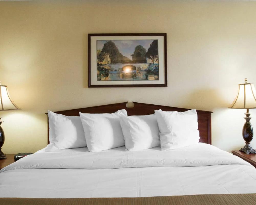 фото Quality Inn Bessemer I-20 exit 108