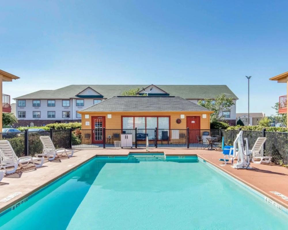 фото Quality Inn Bessemer I-20 exit 108