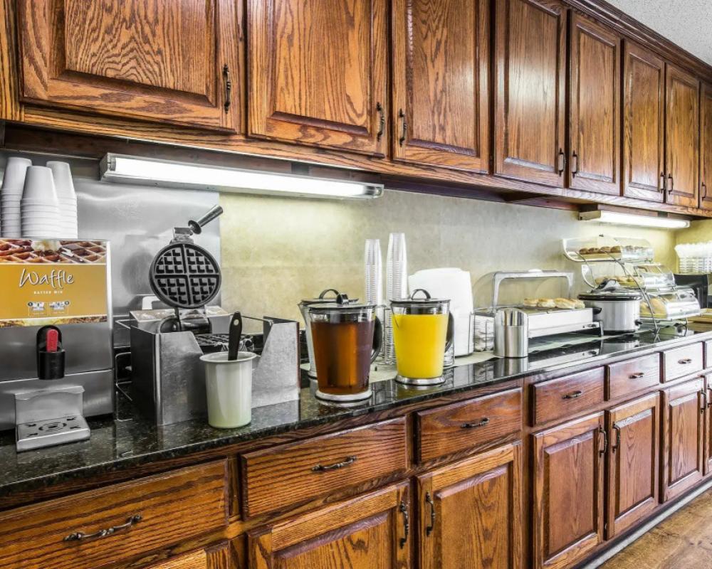 фото Quality Inn Bessemer I-20 exit 108