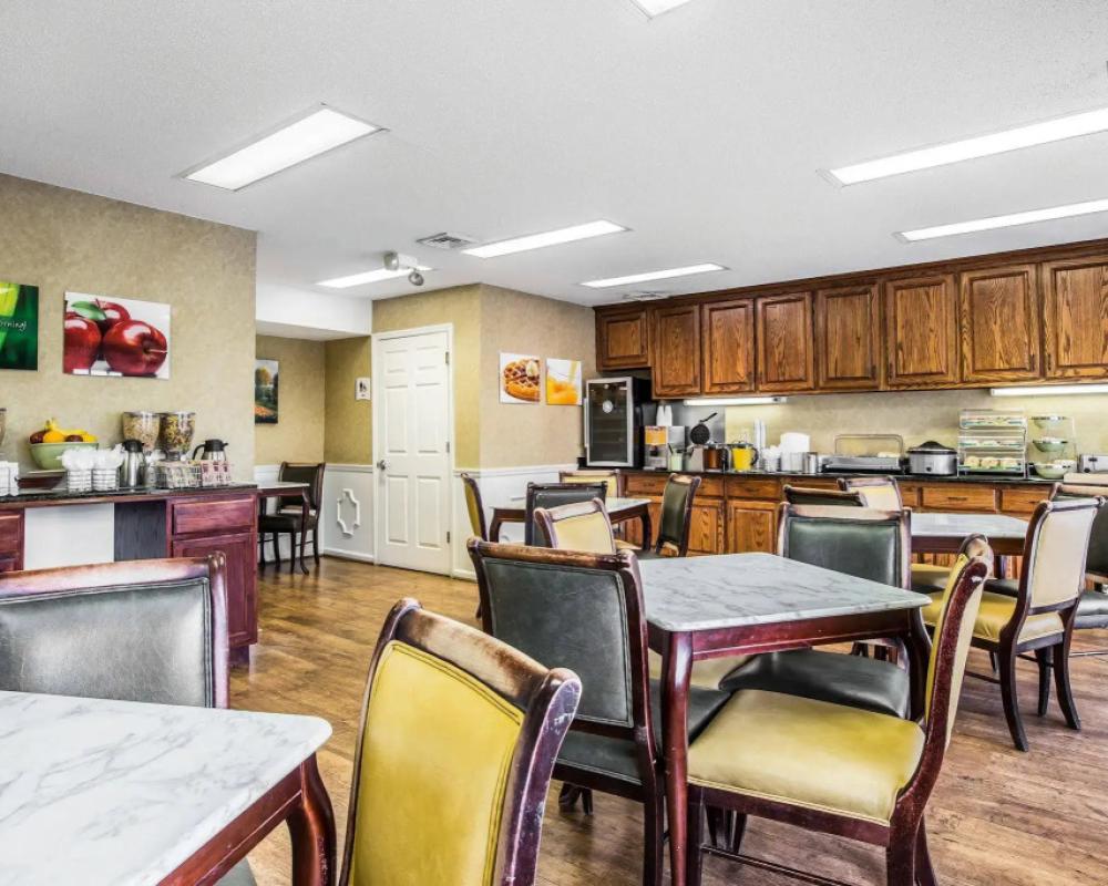 фото Quality Inn Bessemer I-20 exit 108