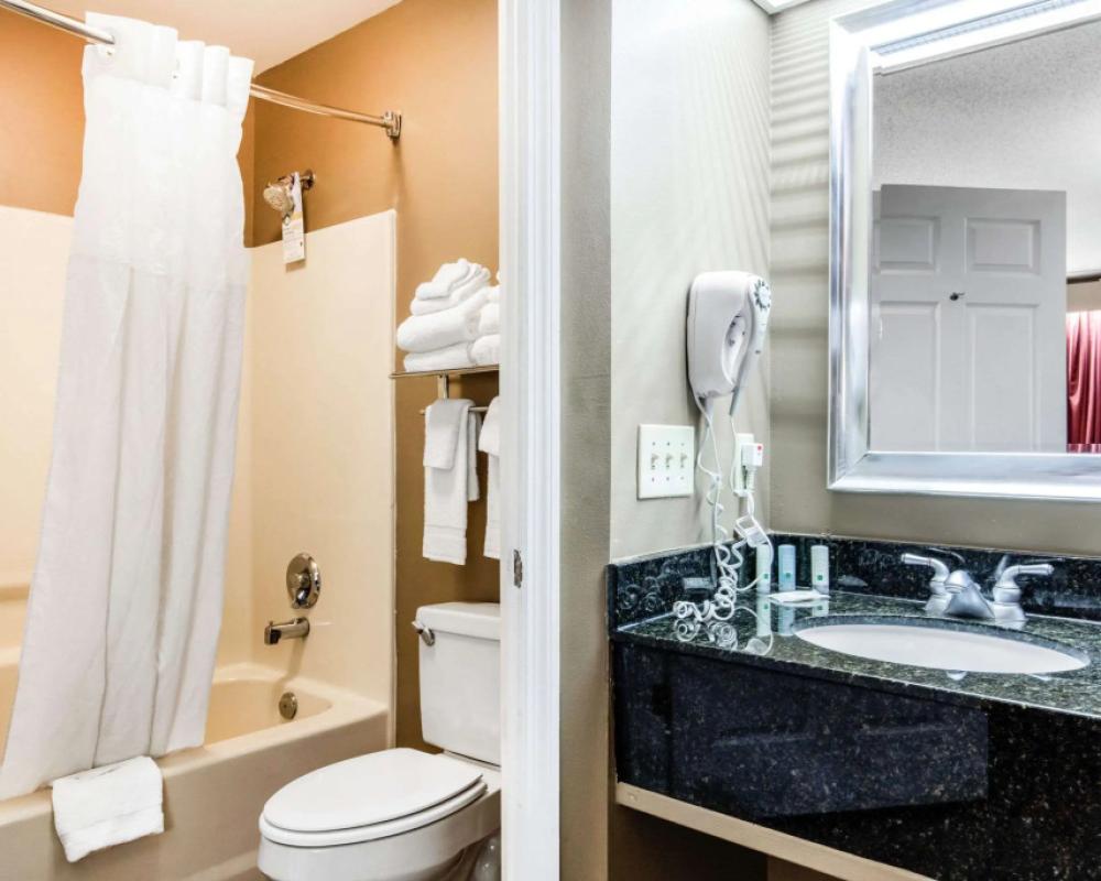 фото Quality Inn Bessemer I-20 exit 108