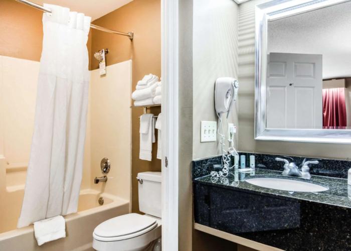 Quality Inn Bessemer I-20 exit 108