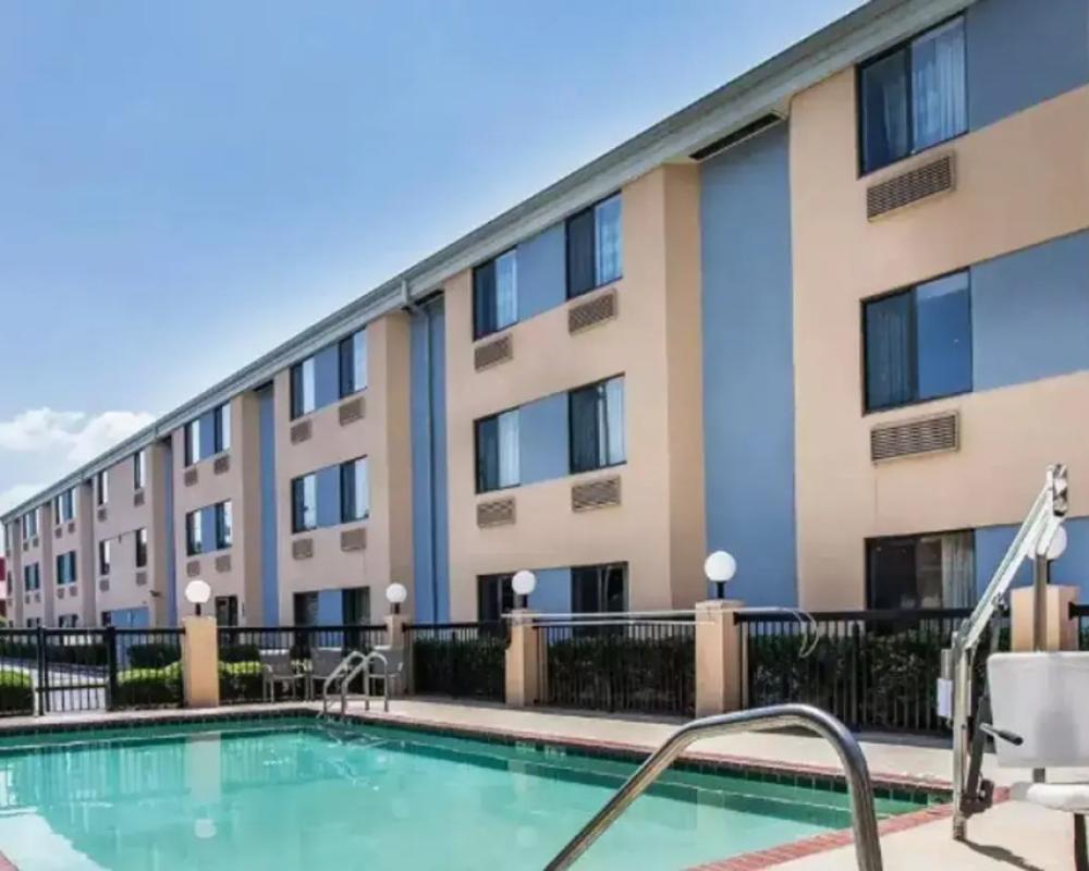 фото Sleep Inn Bessemer Helena