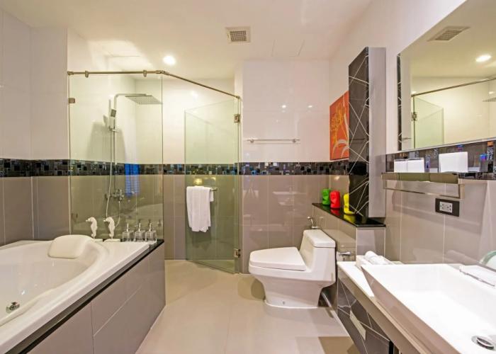 Chalong Miracle Lakeview Resort & Spa