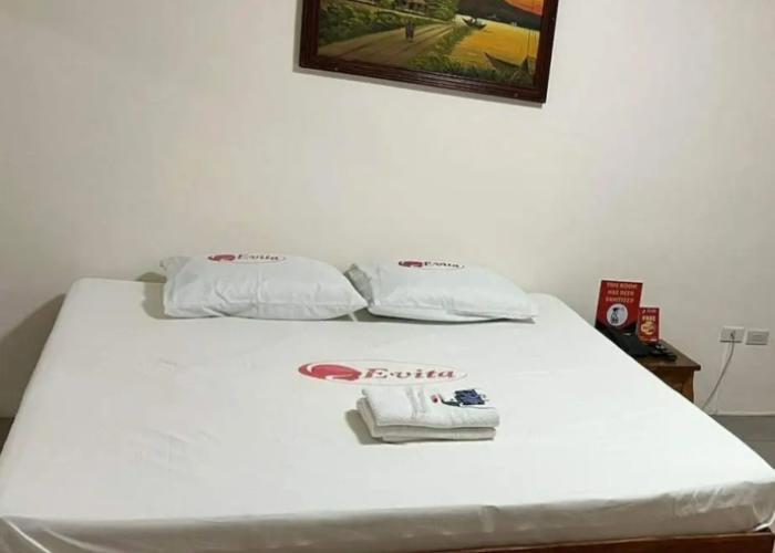 OYO 1026 Evita Hotel Bacoor