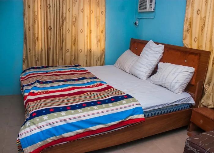 Janny Paul Hotel & Suites