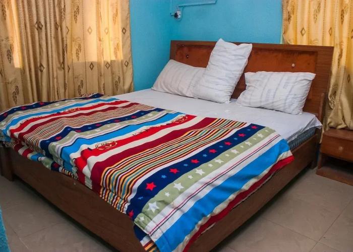 Janny Paul Hotel & Suites