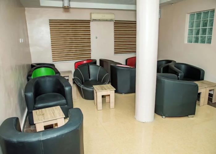 Everland Hotel and Suites