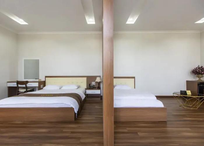 Hoang Hung Hotel by ZUZU