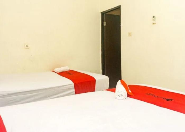 RedDoorz near Sentani Airport Jayapura