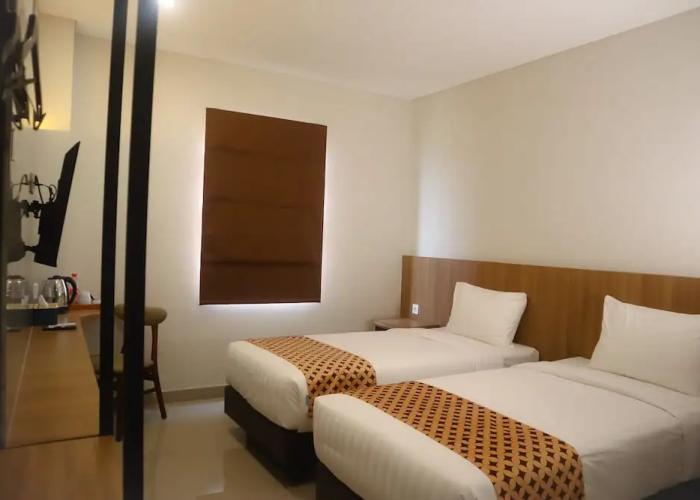 Front One Hotel Gombong