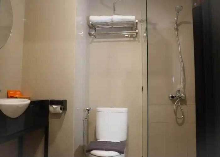 Front One Hotel Gombong