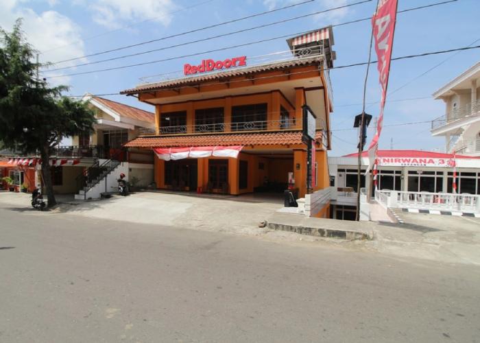 RedDoorz near Sarangan Lake
