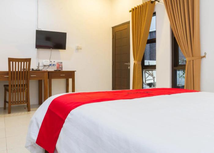RedDoorz near Jatinangor Town Square