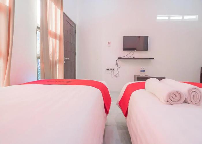 RedDoorz near Jatinangor Town Square