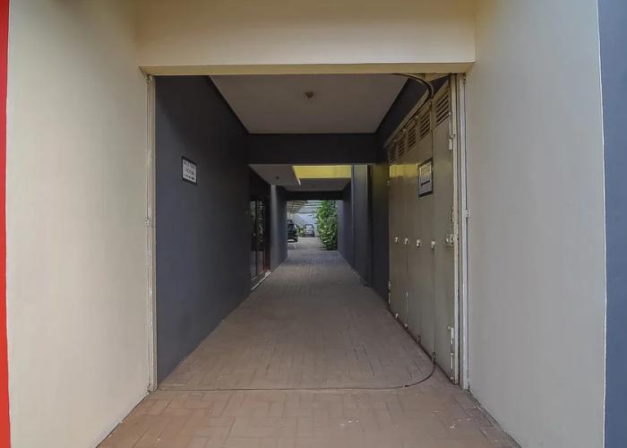 RedDoorz near IPDN 2