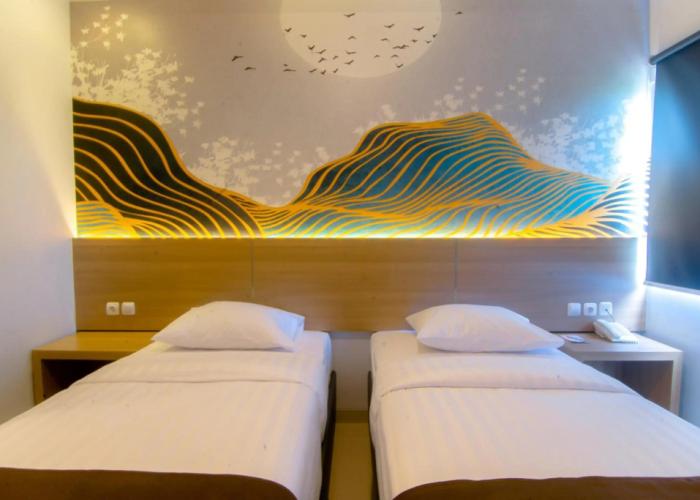 Front One Hotel Purwodadi
