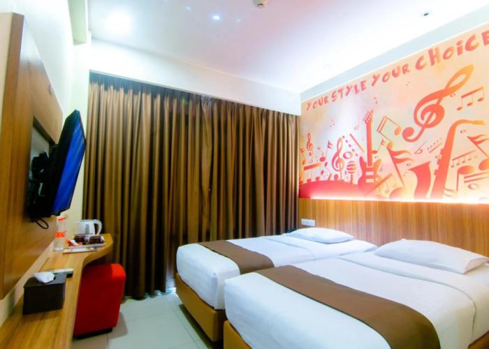 Front One Hotel Purwodadi