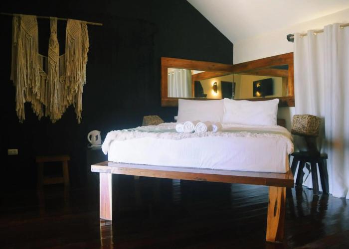 Blue Mango Rooms & Villas
