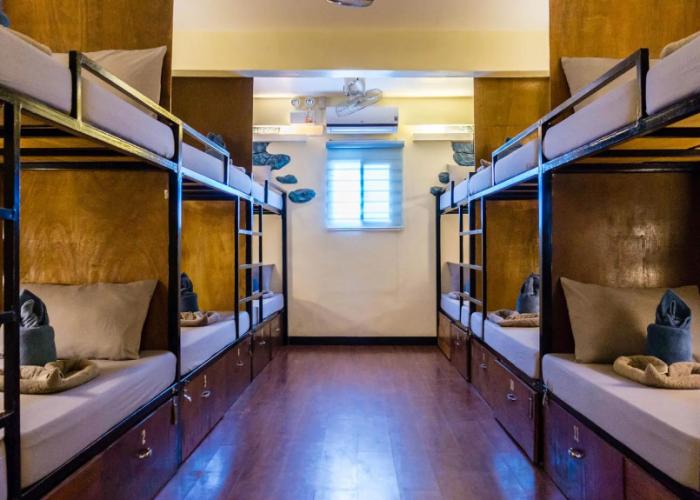 Outpost Beach Hostel - Adults Only