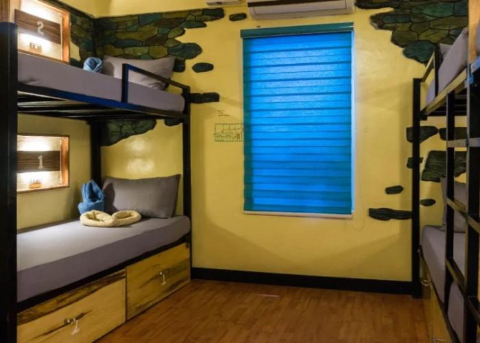 Outpost Beach Hostel - Adults Only