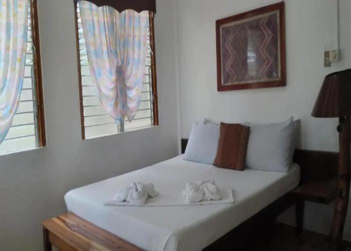 Summer Homes Beach Resort and Cottages Palawan