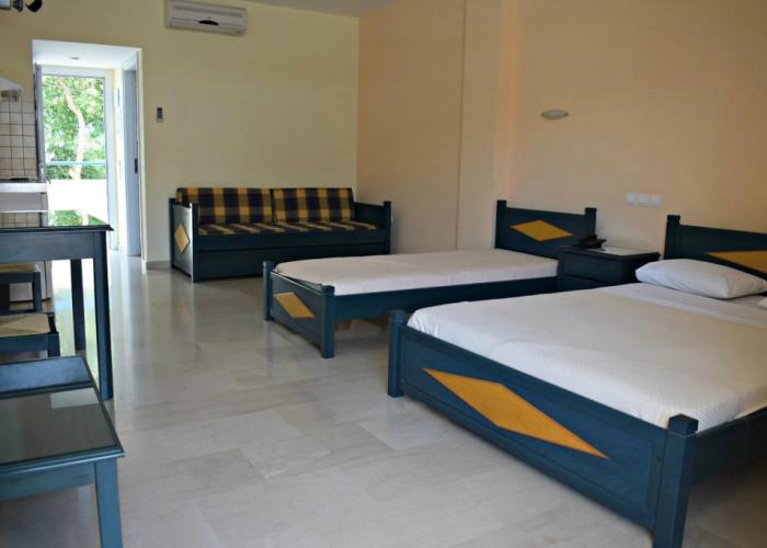 Adonis Hotel