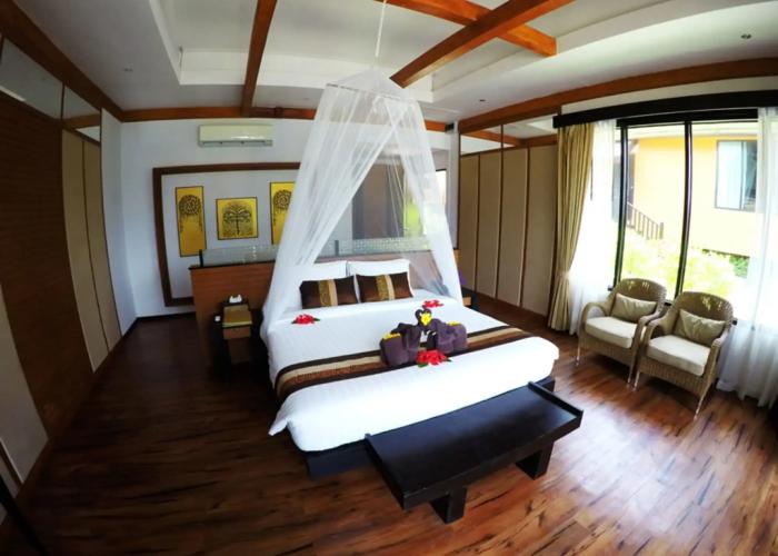 Phi Phi Long Beach Resort & Villa