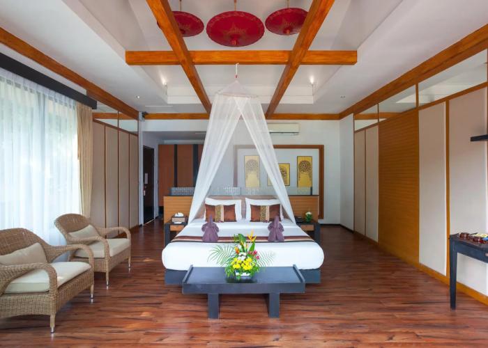 Phi Phi Long Beach Resort & Villa