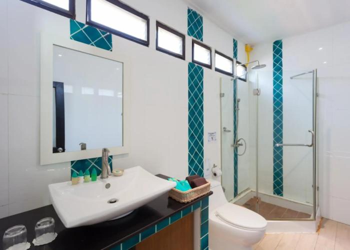 Phi Phi Long Beach Resort & Villa
