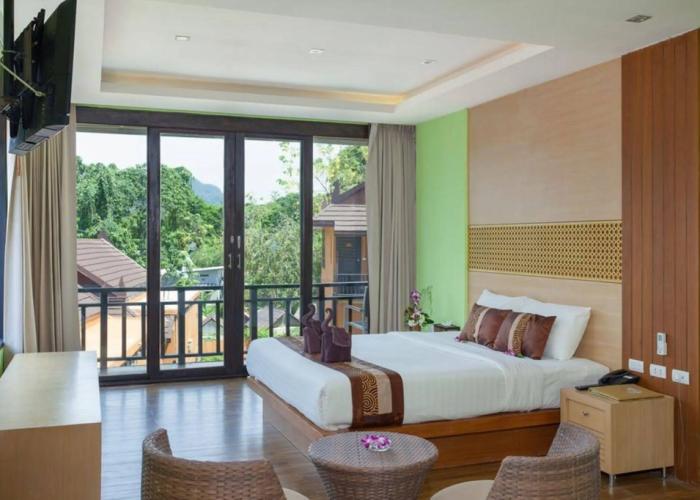 Phi Phi Long Beach Resort & Villa
