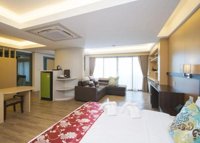 Phi Phi Nice Beach Hotel Hip