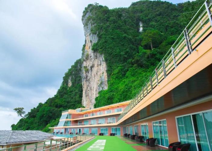 Phi Phi Cliff Beach Resort