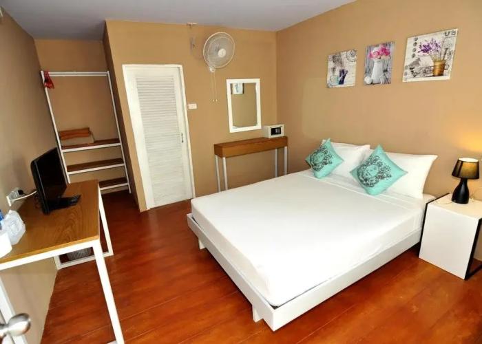 Phi Phi Uphill Cottage