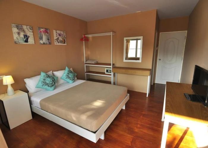 Phi Phi Uphill Cottage